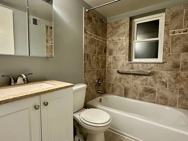 360 Maryland Ave — Photo 24