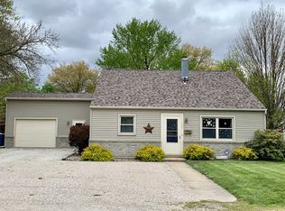 703 E McKinley St, Pontiac, IL 61764
