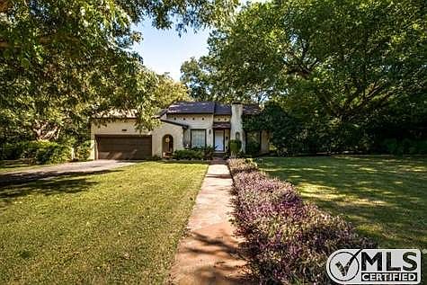 2nd image of 8638 Lakemont Dr