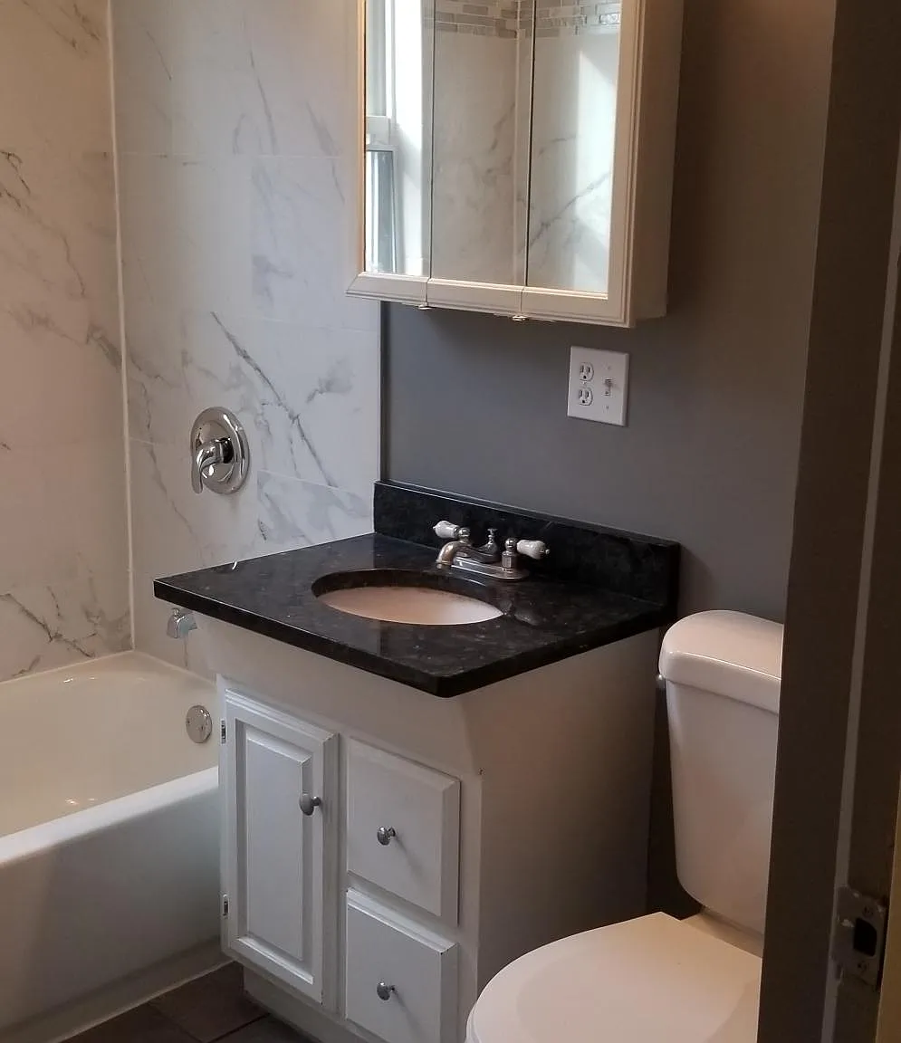 5 bed, 1300 sqft, $1,800 — Photo 1