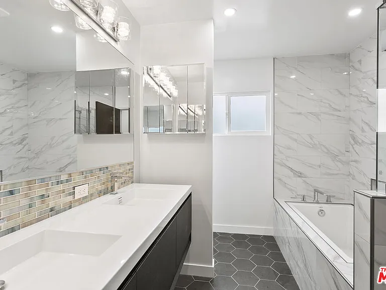 4444 Don Felipe Dr — Photo 18