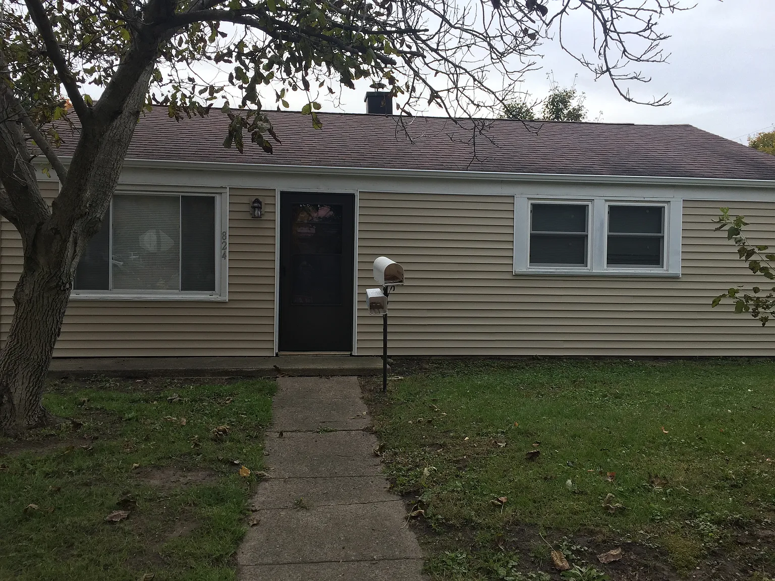 824 E Jefferson Ave photo 1