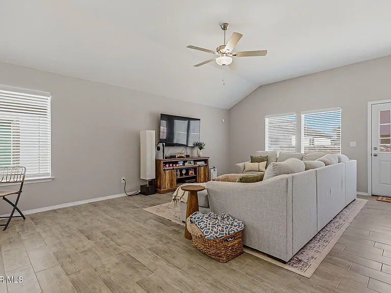 13977 Margaret Ponce Ave — Photo 8