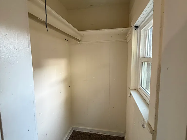 216 1/2 N Peach St — Photo 8