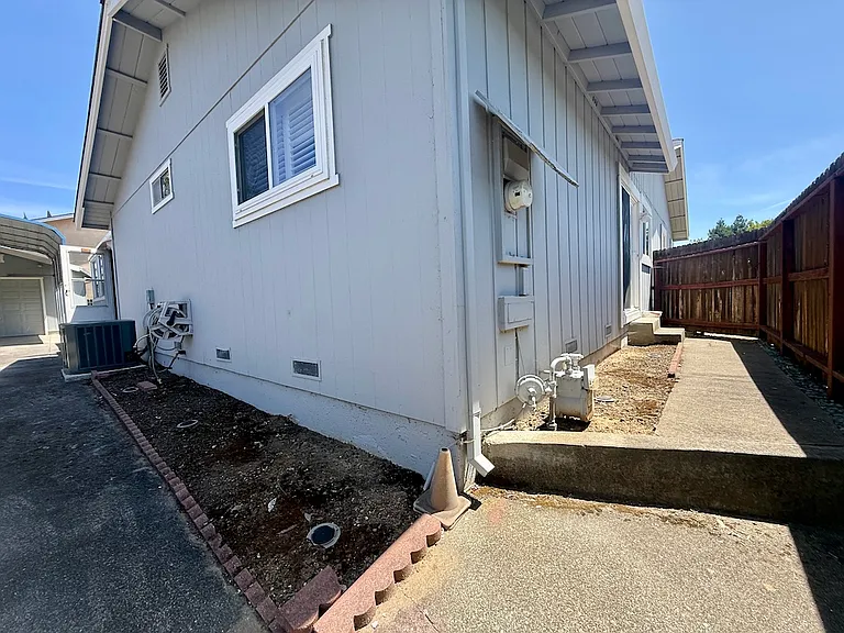 2810 Miller Ct — Photo 35