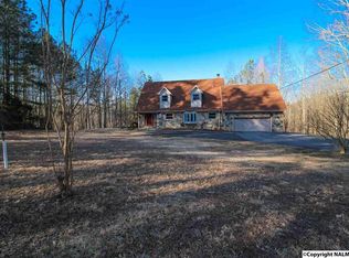 2141 Green Briar Cove Rd, Union Grove, AL 35175