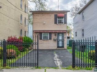 292 Ogden St, Orange, NJ 07050