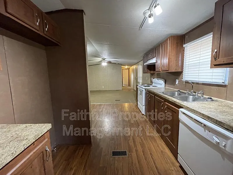 2 bed, 2.0 bath, $1,250 — Photo 3