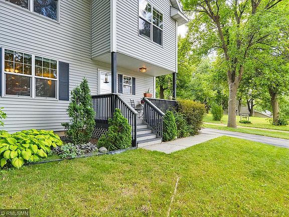 3rd image of 431 18th Ave S