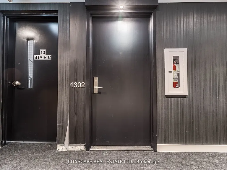 20 Edward St N #1302 — Photo 5