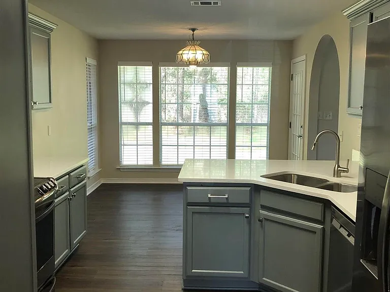 1044 Woodlore Cir — Photo 4