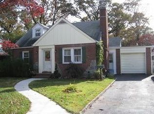 22 Sunset Rd, Valley Stream, NY 11580