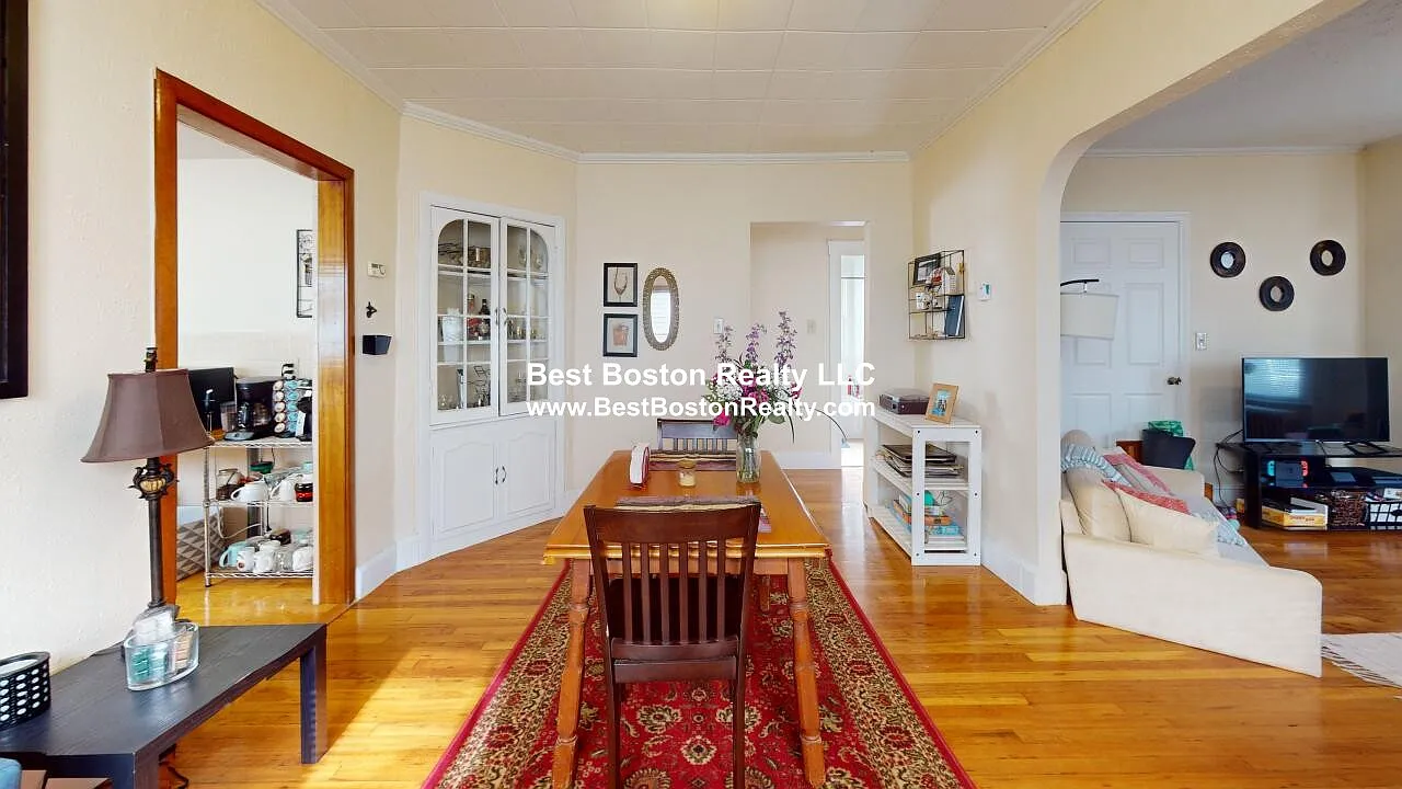 2 bed, 1.0 bath, 1200 sqft, $2,700 — Photo 2