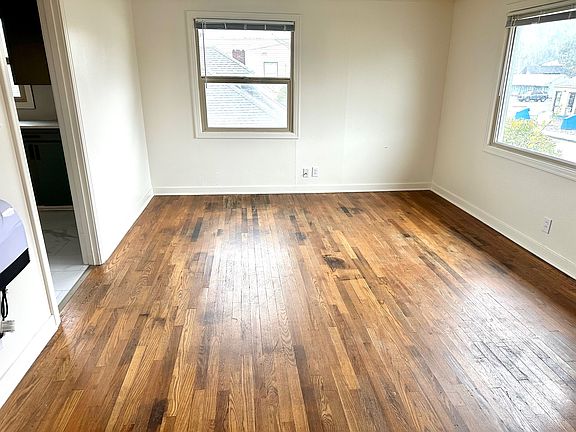 5th image of 3016 Simpson Ave #B