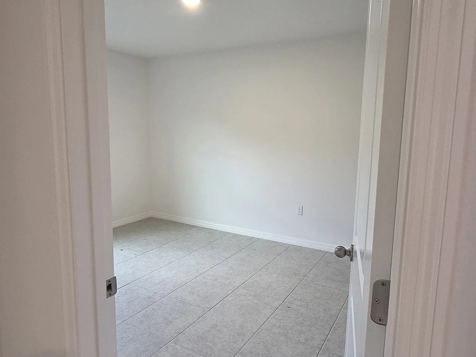 3 bed, 1443 sqft, $2,300 — Photo 3