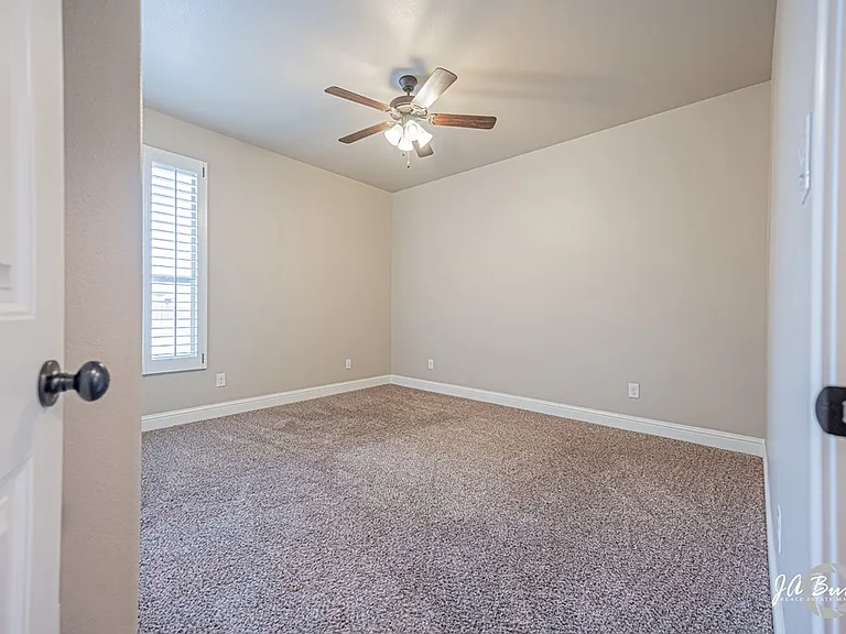6017 Aurora Way — Photo 26