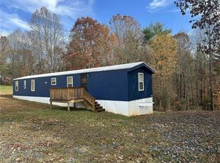 137 Cedar Point Dr, Mount Airy, NC 27030