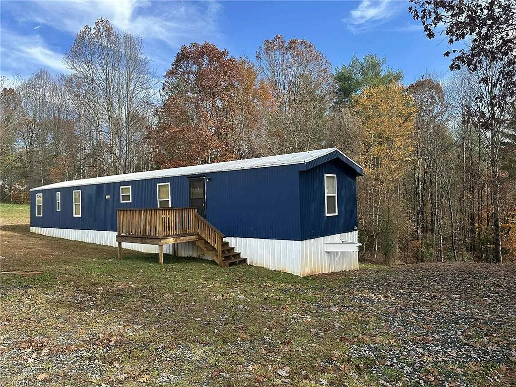 137 Cedar Point Dr photo 1