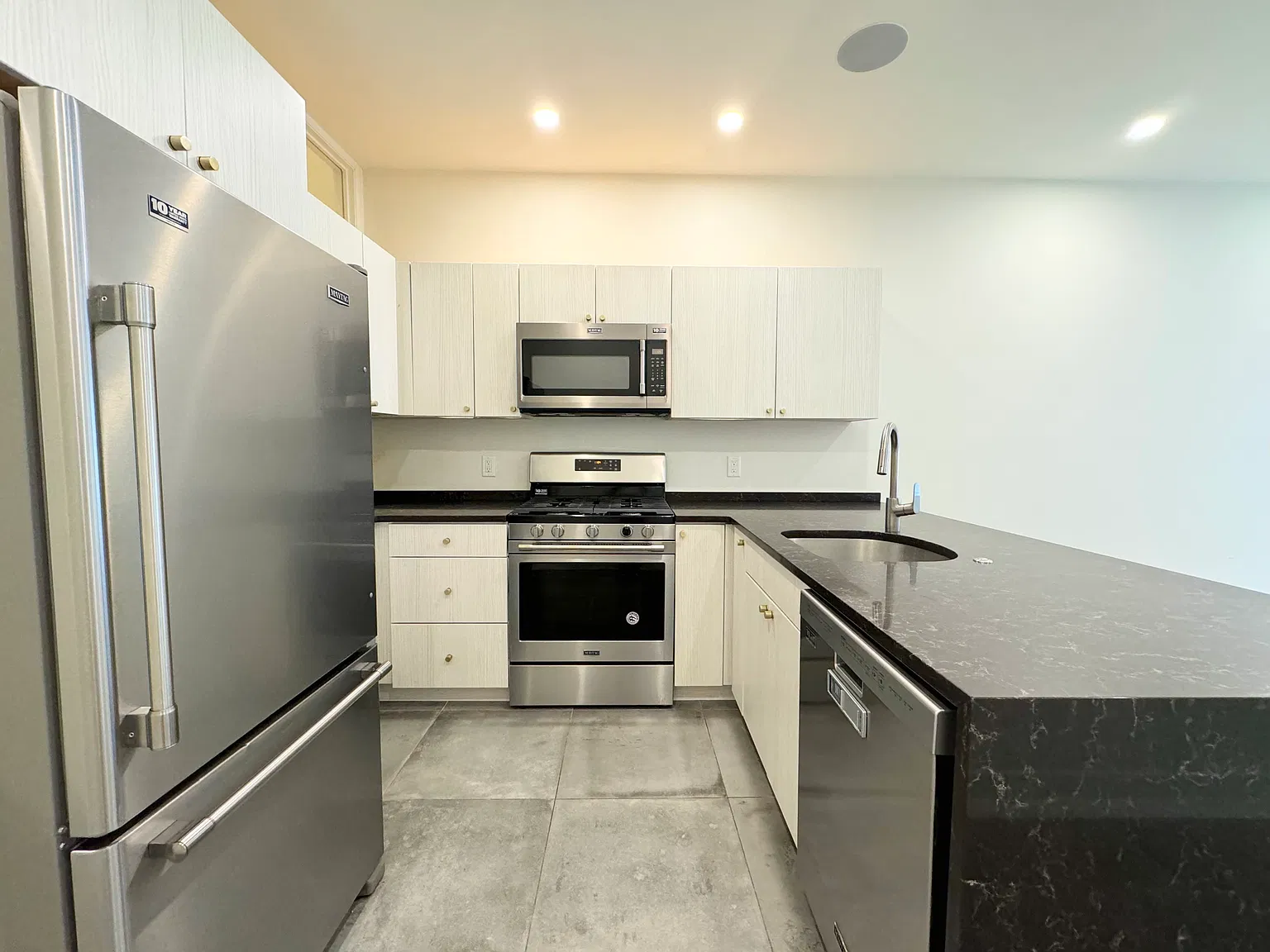 3 bed, 1500 sqft, $2,800 — Photo 3