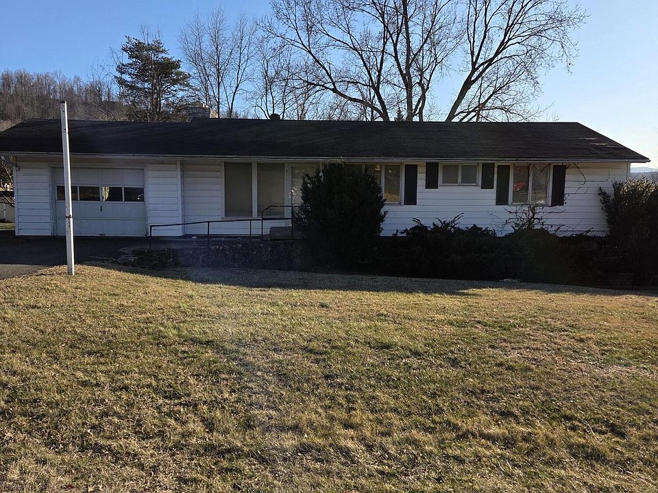 1st image of 411 E Fairlawn Dr