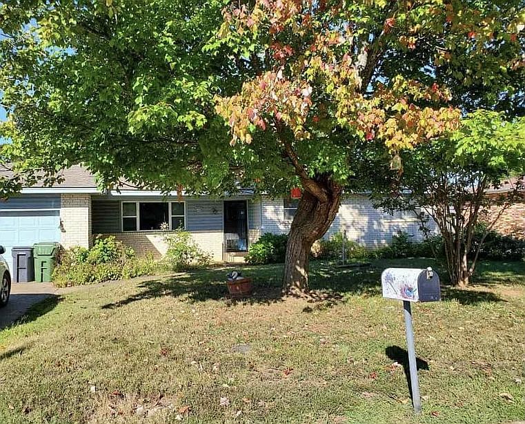 1st image of 2306 S 16th St