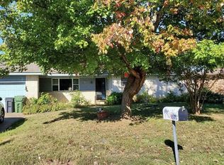 2306 S 16th St, Rogers, AR 72758