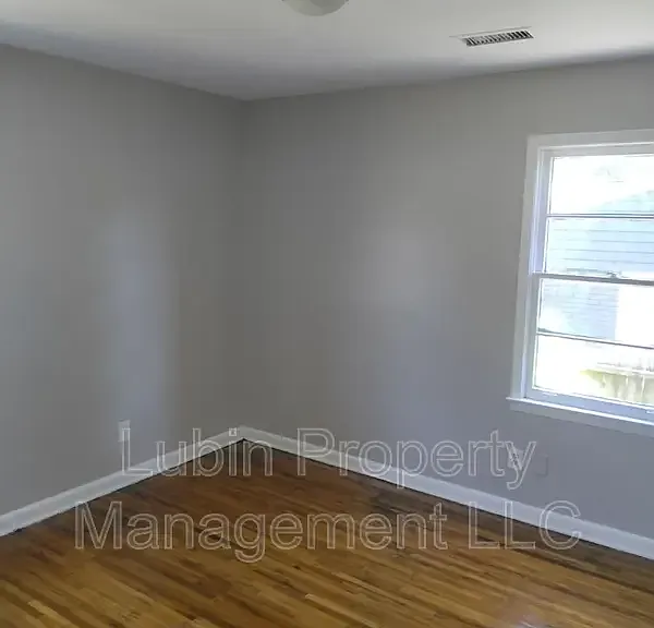 2202 Cassie Ave — Photo 5