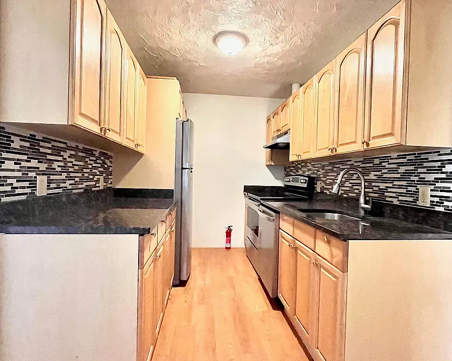 2 Shepherd Ave #3