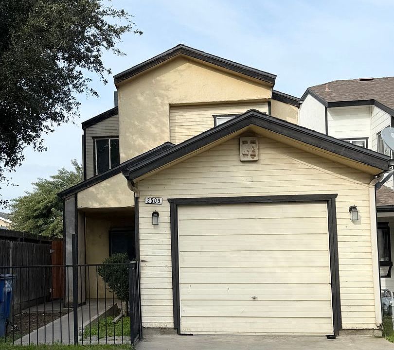 1st image of 2509 N Knoll Ave