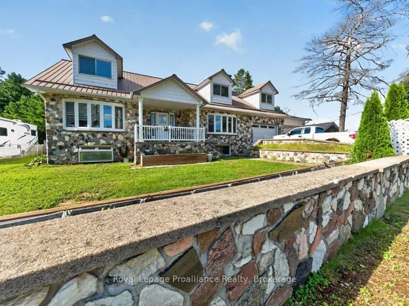 17 W Park Dr, Greater Napanee, ON K0H 1G0