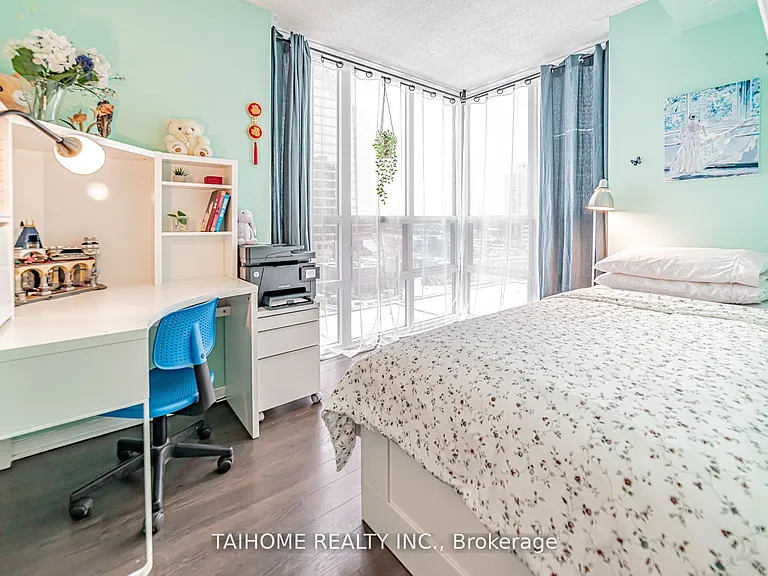 1 Pemberton Ave #702 — Photo 12