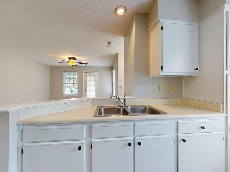 1203 Wilshire Cir — Photo 13