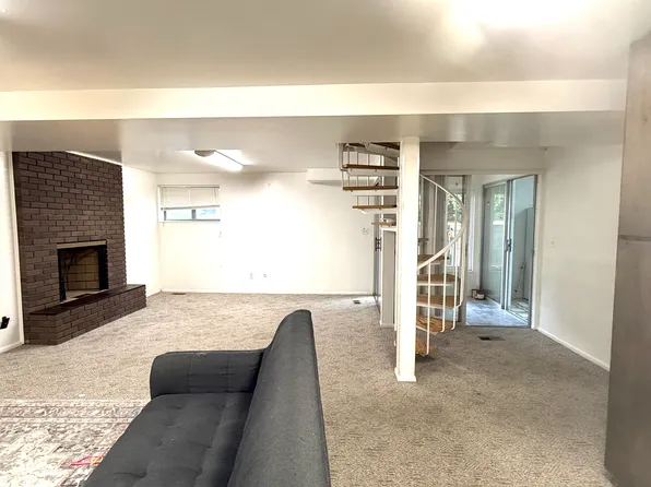 (undisclosed Address), Roy, UT 84067