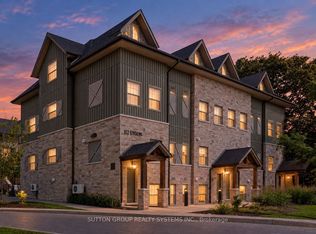 112 Union St E #A302, Waterloo, ON N2J0E4