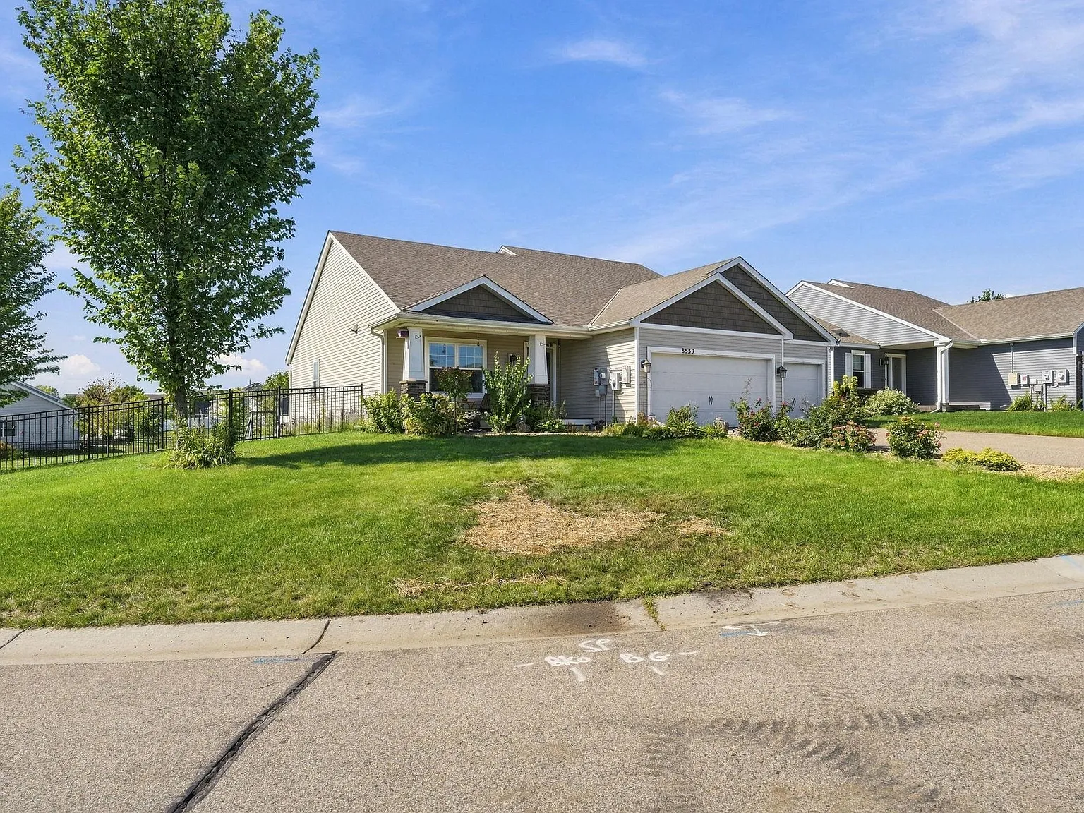 4 bed, 3.0 bath, 2513 sqft, $3,200 — Photo 3