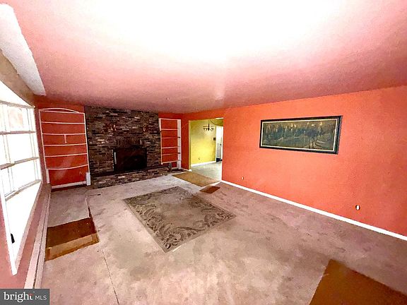 2nd image of 1053 Clayton Rd