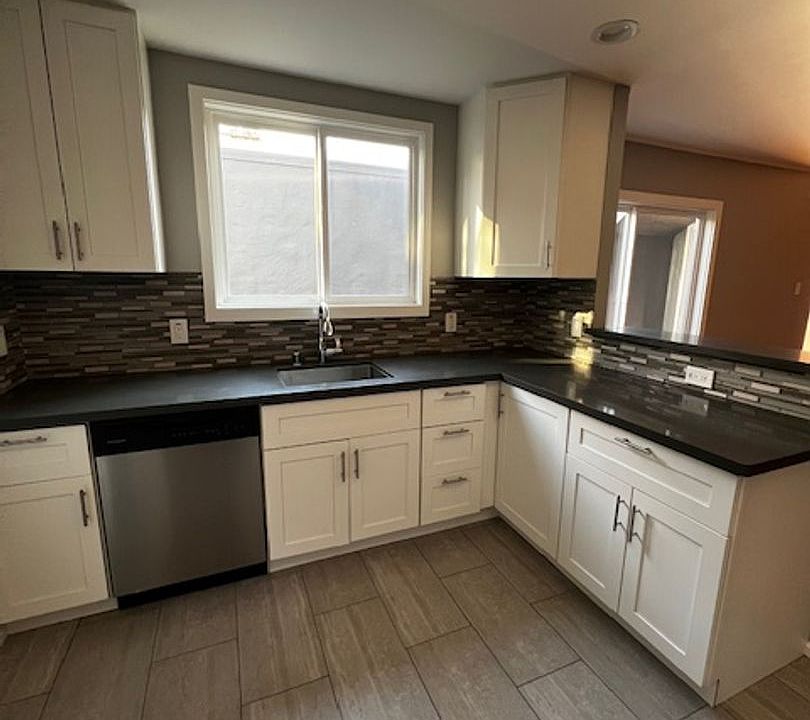 1st image of 559-561 24th Ave #710R