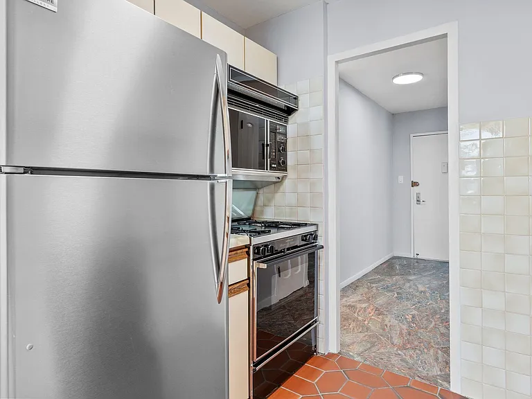 6040 Boulevard East #14F — Photo 9