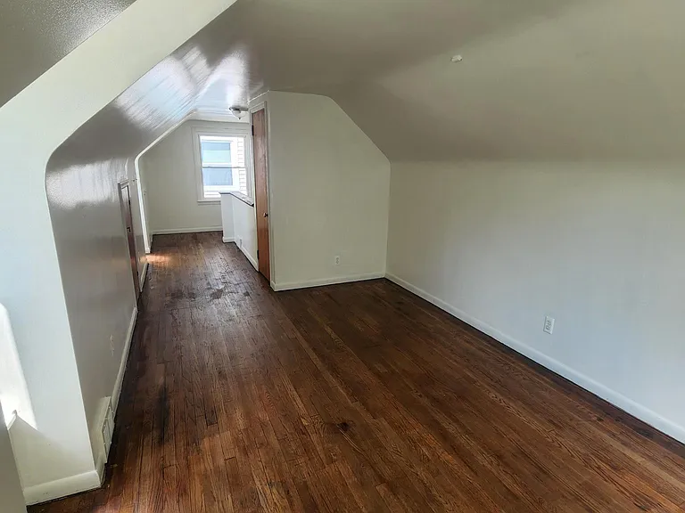 Evergreen Rd — Photo 11