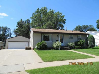 1213 Sunset Blvd, Minot, ND, 58703