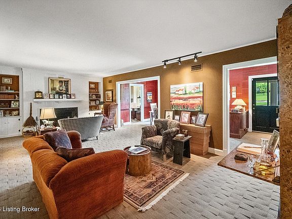 4th image of 3004 Colonial Hill Rd
