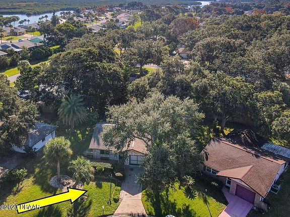 3rd image of 1216 Isthmus Dr