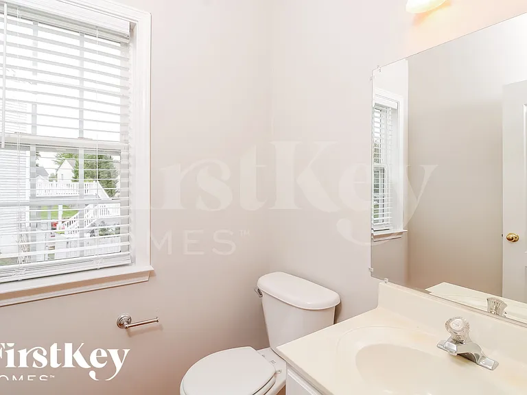 3312 Cornelia Ct — Photo 17