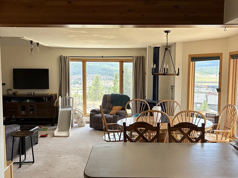82 Cranmer Ave — Photo 4