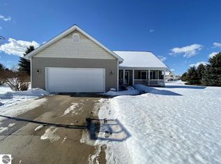 622 Bertina Ln, Traverse City, MI 49696