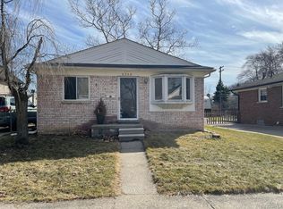 8540 Central Ave, Center Line, MI 48015