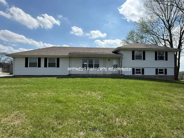 2203 NW Chipman Rd, Lees Summit, MO 64081