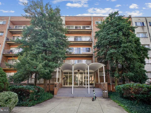 5831 Quantrell Ave APT 409, Alexandria, VA 22312