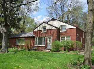 222 Midway Dr, Willowbrook, IL 60527