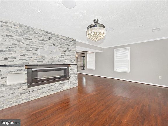 5th image of 2584 Sussex Ct